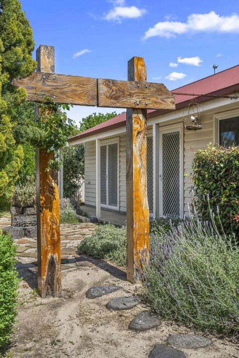 Quaint Garden Oasis With Free Parking - Hotel VIC 2