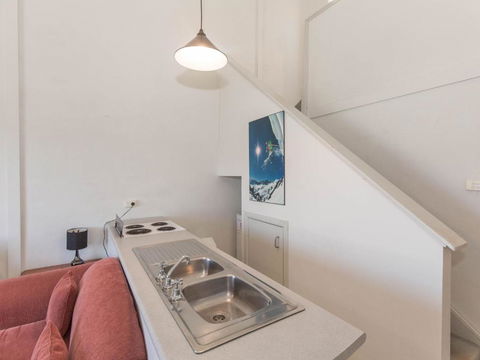Razorback 12 1 Gippsland Street - Hotel VIC 2