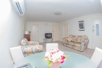 Book New Lambton Accommodation Vacations Hotel VIC Hotel VIC