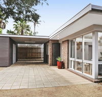 Backyard Bliss - Hotel VIC