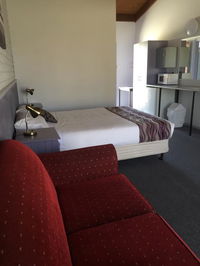 Book Tocumwal Accommodation Vacations Hotel VIC Hotel VIC