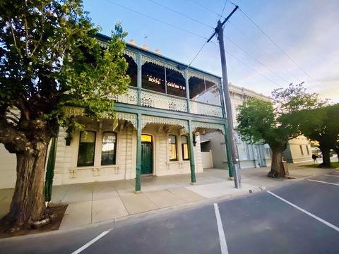 Balcony Level - Heygarth House - Port Of Echuca Townhouse - Hotel VIC 2