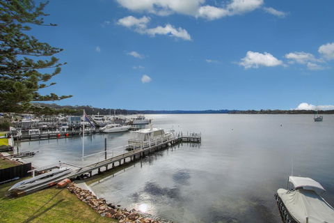 Bancroft Bay Frontage - Hotel VIC 3