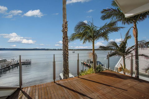 Bancroft Bay Frontage - Hotel VIC 1