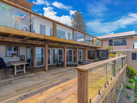 Beach Shack On Main Yamba Magnificent Views Photos Available Shortly Free WiFi - Hotel VIC 3