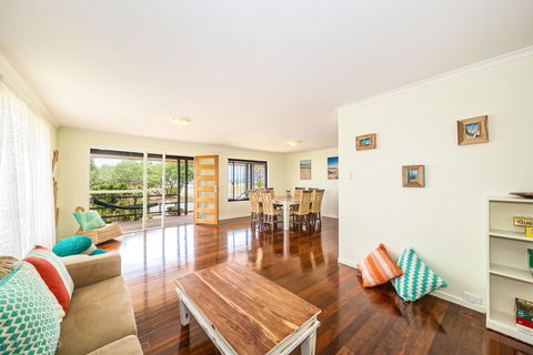 Beachfront At Bribie 2 Puppy Friendly - Hotel VIC 2