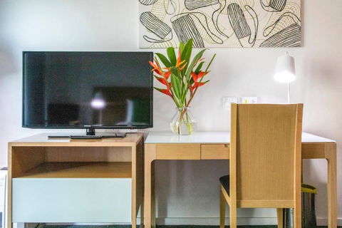 Resort-Style Sister Studios - Double Delight In The CBD - Hotel VIC 1