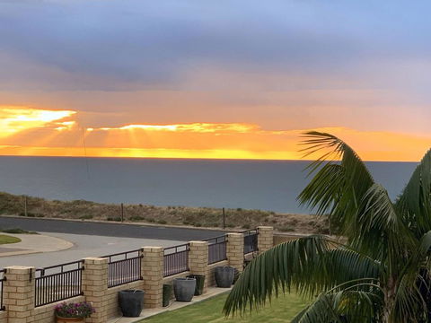 Relaxing Getaway Beachfront Access Multi Family Pets Mandurah - Hotel VIC 1