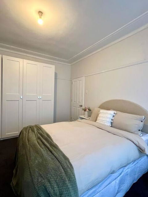 Renovated 3 Bedroom House - Hotel VIC 1