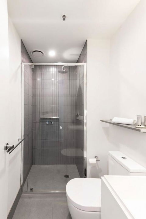 Resort Style Living 2 Bed Apt With Pool BBQ - Hotel VIC 2