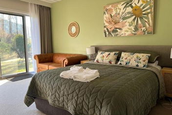 Riverbank Park MOTEL with Hotel VIC