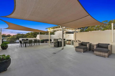 Rooftop Island Sunsets - Hotel VIC 0