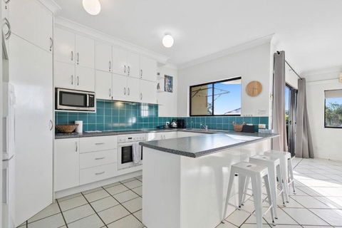 Rooftop Island Sunsets - Hotel VIC 1