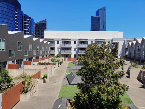 Room With King-size Bed Close To Melbourne CBD & Southern Cross Station - Hotel VIC 3