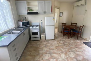 Sale Caravan Park with Hotel VIC