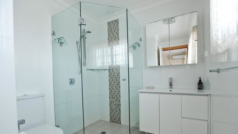 Salt Water Villa Bermagui Four Bedroom Central Location With Wifi - Hotel VIC 3