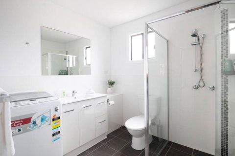 Salty Vibes - Hotel VIC 2