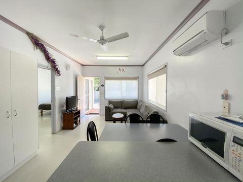 San Marco Villa 4 - Burrum Heads- Beachfront- 2BR - Pool- Aircon - Hotel VIC 3