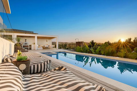 Sanctuary Spaces - Sundowner - Hotel VIC 1