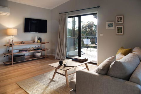 Sanctum - Hotel VIC 1