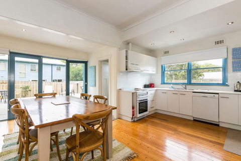 Sand Surf And Sunshine - Hotel VIC 1