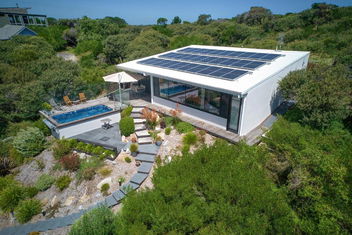 SALT Luxury Couples Villa with Hotel VIC