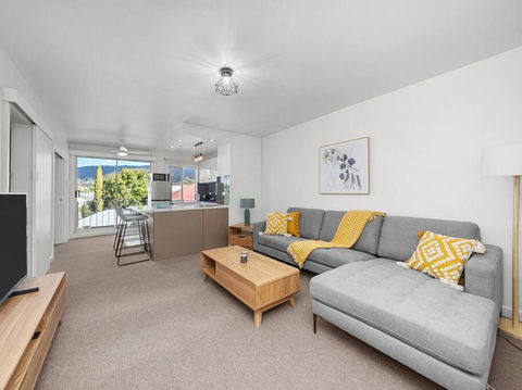 Sandy Bay Apartment With Hobart River View, Near UTAS - Stroll To Cafes And Shops - Hotel VIC 0