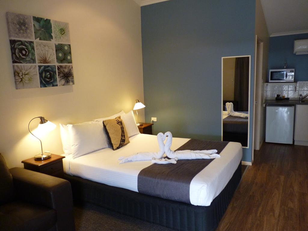 Bellmere QLD Hotel VIC