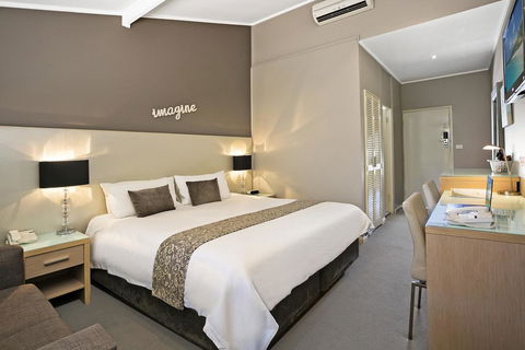 Best Western Sanctuary Inn - Hotel VIC 1