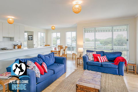 Big Stylish House With River Views, Games Room & WiFI - Hotel VIC 1