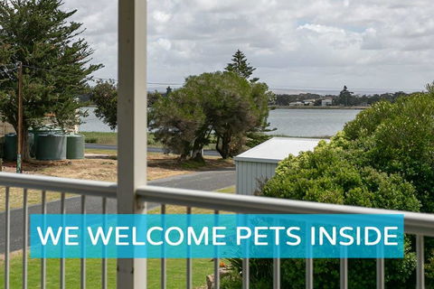 Big Stylish House With River Views, Games Room & WiFI - Hotel VIC 0