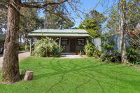 Book Bilpin Accommodation Vacations Hotel VIC Hotel VIC
