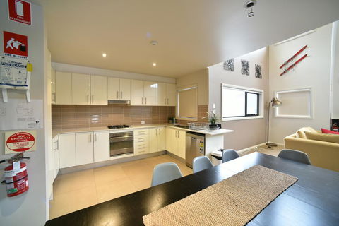 Blues Air 1 - Hotel VIC 2