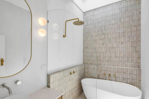 THE OSLO On Broadway With Pool Villas 1 & 2 - Hotel VIC 1