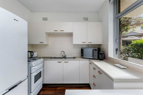 YNG03 - Cremorne - Young Street - Hotel VIC 2