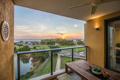 ZEN BY THE OCEAN - 1-BR Executive Biz Retreat - Hotel VIC 0