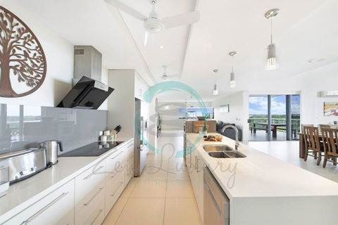 ZEN LUXURY: 2-Story 4-BR Penthouse In Darwin City With Mindal Markets & Harbour Views - Hotel VIC 0