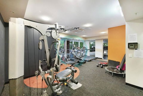 ZEN LUXURY: 2-Story 4-BR Penthouse In Darwin City With Mindal Markets & Harbour Views - Hotel VIC 1