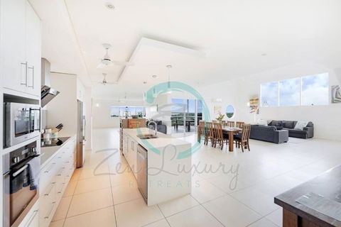 ZEN LUXURY: 2-Story 4-BR Penthouse In Darwin City With Mindal Markets & Harbour Views - Hotel VIC 2