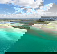 Deluxe Seaplane Tour Noosa to Glasshouse Adventure for 2 with Photobook - Hotel VIC
