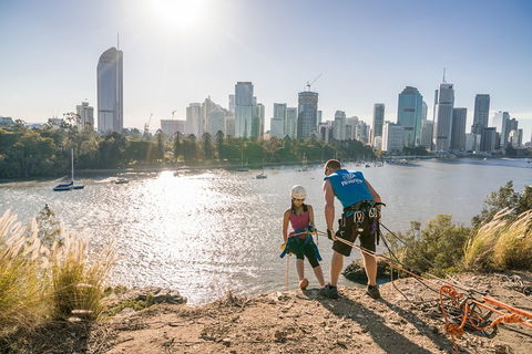 Abseiling The Kangaroo Point Cliffs In Brisbane - Hotel VIC 1