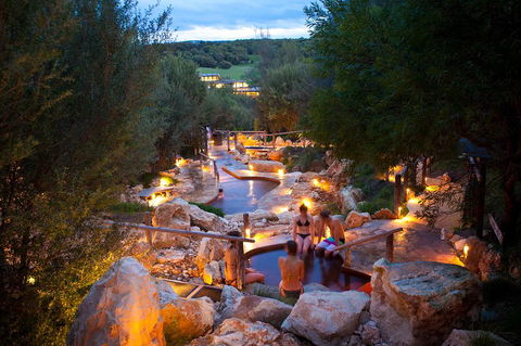 Peninsula Hot Springs Tour With Restaurant Lunch & Gondola Ride - Hotel VIC 2