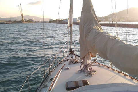 Townsville Small Group Early Morning Sailing Cruise Boat Tour Charter Hire - Hotel VIC 1