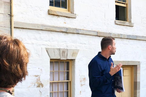 Convicts And The Rocks: Sydney's Walking Tour Led By Historian - Hotel VIC 2
